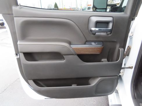 Used 2019 GMC Sierra 3500 Denali w/ Duramax Plus Package image 39