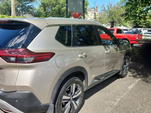 Used 2021 Nissan Rogue SL w/ Premium Package AWD/4WD image 3