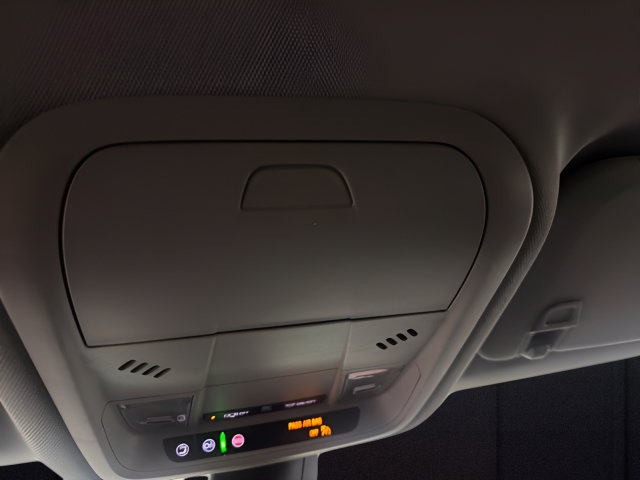 Used 2025 Chevrolet Blazer LT FWD image 23