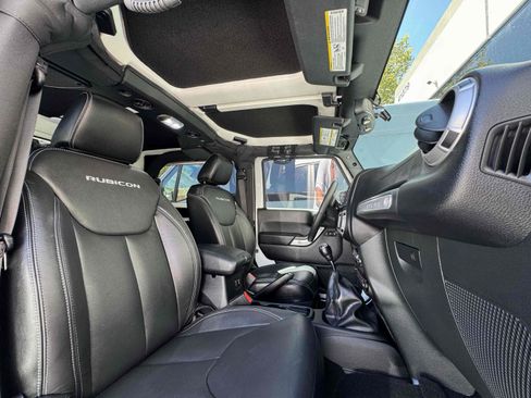 Used 2018 Jeep Wrangler Rubicon w/ Power Convenience Group AWD/4WD image 42