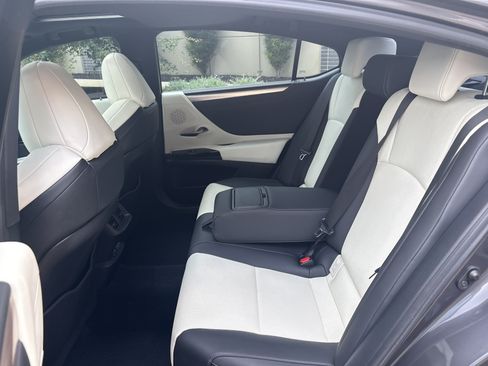 Used 2023 Lexus ES 350 F Sport w/ Accessory Package (Z1) FWD image 31