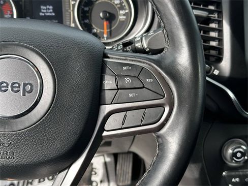 Used 2021 Jeep Cherokee Latitude Plus image 14