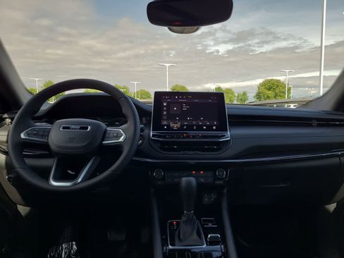 New 2025 Jeep Compass Limited w/ Sun & Sound Group image 18