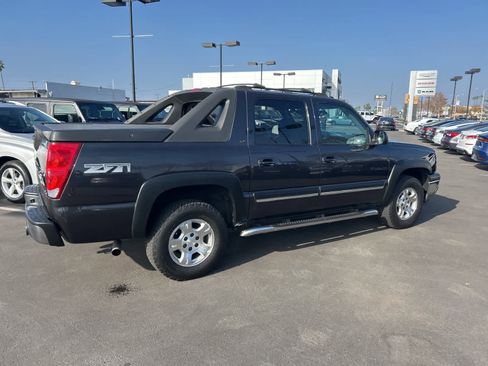 Used 2005 Chevrolet Avalanche Z71 w/ Sun And Sound Package image 7