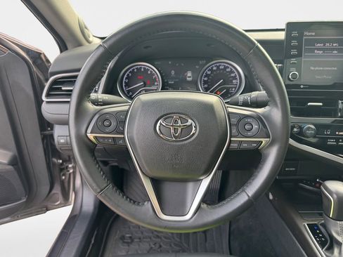 Used 2024 Toyota Camry XLE FWD image 11