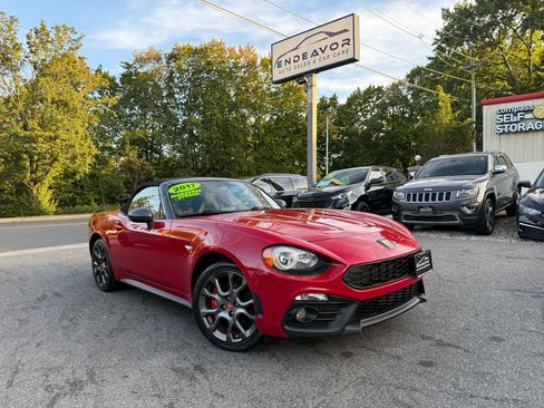 Used 2017 FIAT 124 Spider Abarth image 2