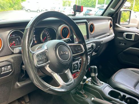 Used 2022 Jeep Gladiator Mojave w/ LED Lighting Group AWD/4WD image 9