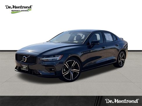 Used 2022 Volvo S60 B5 R-Design image 1