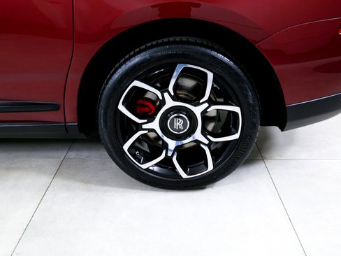 Used 2022 Rolls-Royce Cullinan Black Badge image 43