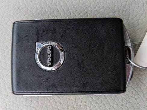 Certified 2022 Volvo XC90 T6 Momentum w/ Advanced Package image 30