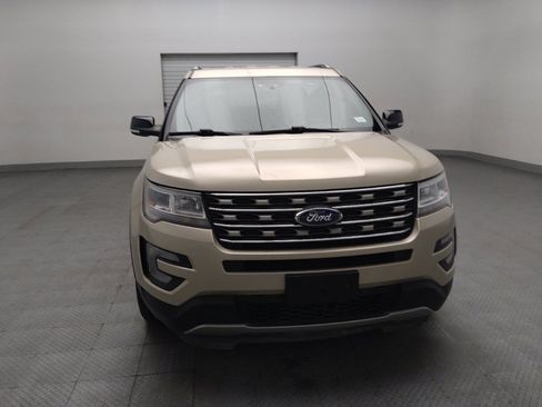 Used 2017 Ford Explorer XLT w/ Equipment Group 201A FWD image 14