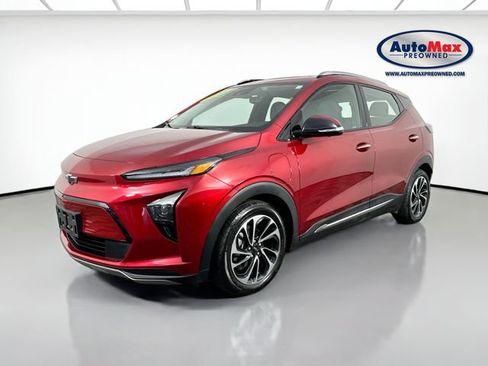 Used 2022 Chevrolet Bolt EUV Premier w/ Sun & Sound Package FWD image 3