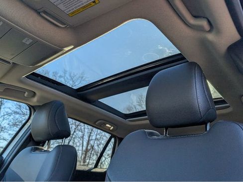 Used 2025 MAZDA CX-50 AWD 2.5 S w/ Premium Package image 17