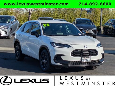 Used 2025 Honda HR-V Sport image 3