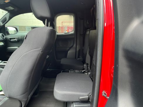 Used 2021 Toyota Tacoma TRD Off-Road AWD/4WD image 24