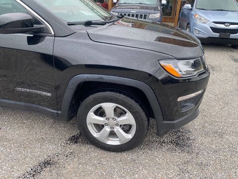 Used 2018 Jeep Compass Latitude w/ Cold Weather Group image 8