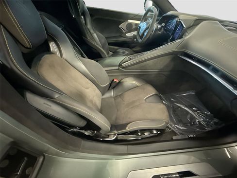 Used 2022 Chevrolet Corvette Stingray Premium Conv w/ Z51 Performance Package RWD image 23
