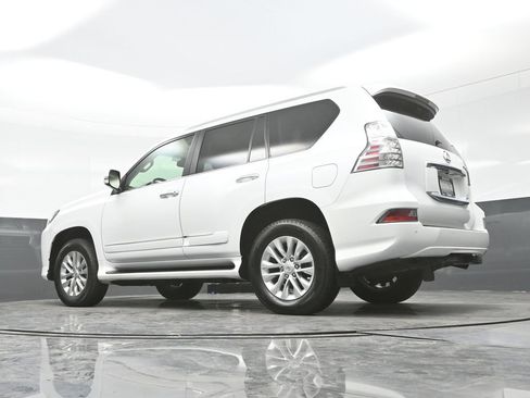 Used 2016 Lexus GX 460 w/ Premium Package AWD/4WD image 34