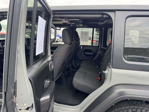 Used 2021 Jeep Wrangler Sport image 22