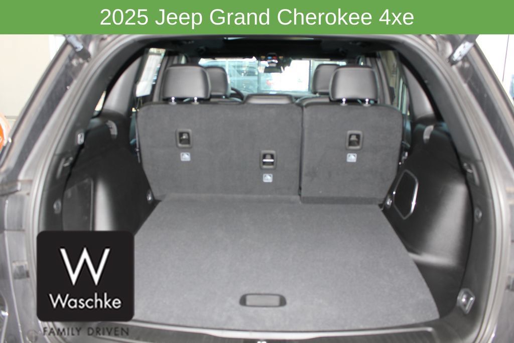 New 2025 Jeep Grand Cherokee Limited 4xe w/ Trailer Tow Package AWD/4WD image 15