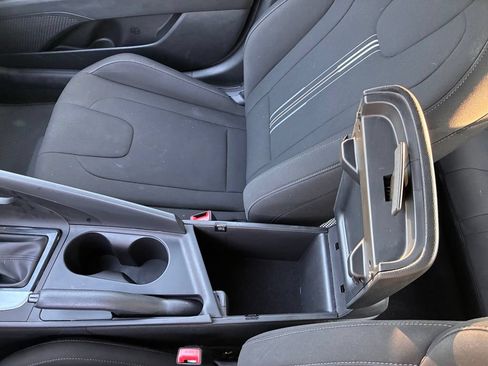 Used 2023 Hyundai Elantra SEL FWD image 36