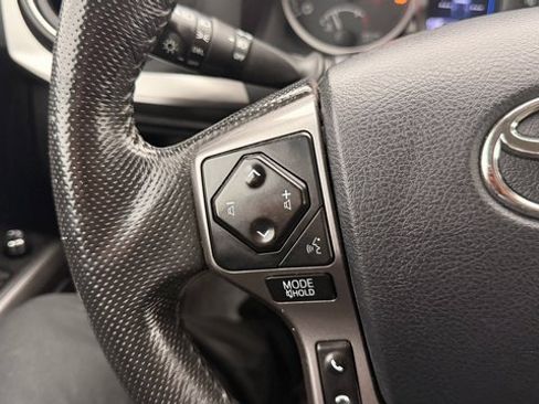 Used 2018 Toyota Tacoma SR5 image 20