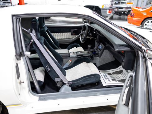 Used 1989 Chevrolet Camaro IROC-Z image 37