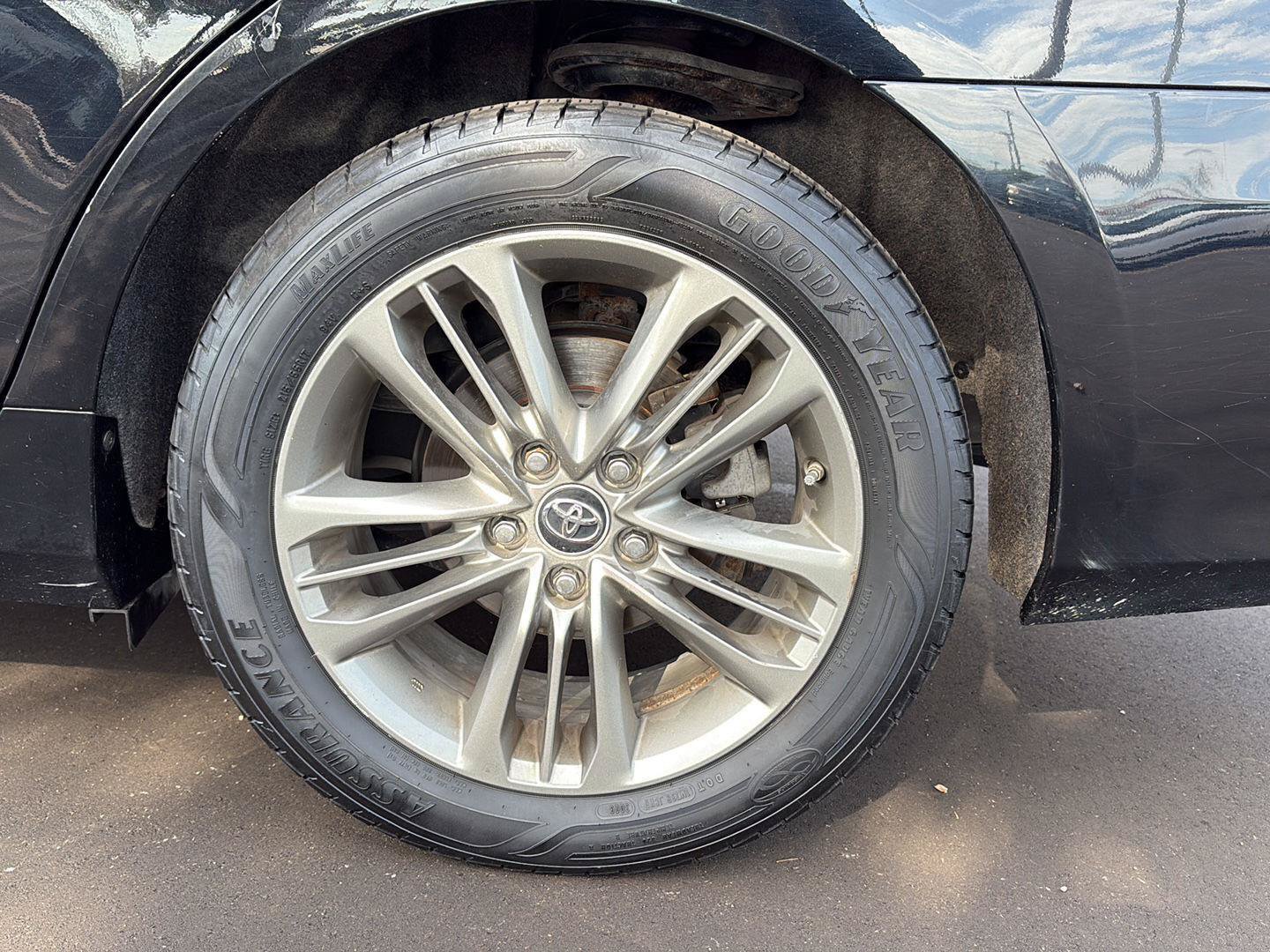 Used 2017 Toyota Camry SE FWD image 19