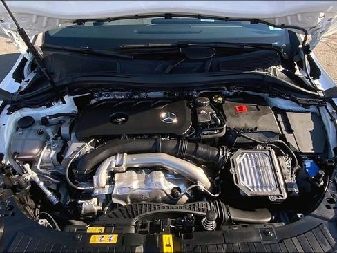 Used 2025 Mercedes-Benz GLA 250 4MATIC image 25