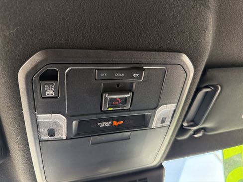 Certified 2025 Toyota 4Runner SR5 AWD/4WD image 5
