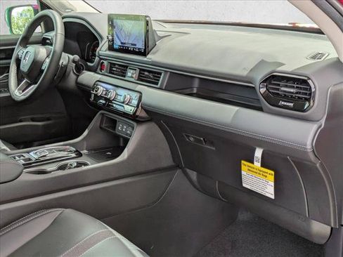Certified 2025 Honda Pilot Touring image 18