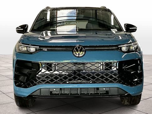 New 2026 Volkswagen Tiguan SE R-Line image 5