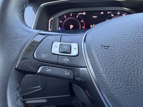 Used 2019 Volkswagen Tiguan SEL Premium w/ 3rd Row Seat Package image 29