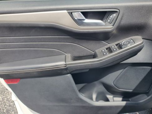 Used 2021 Ford Escape SE w/ SE Sport Appearance Package FWD image 10