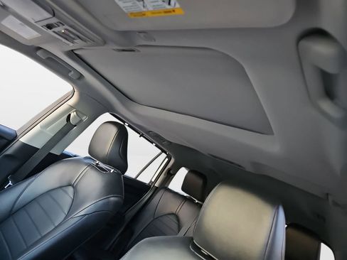 Certified 2024 Toyota Highlander XLE AWD/4WD image 18