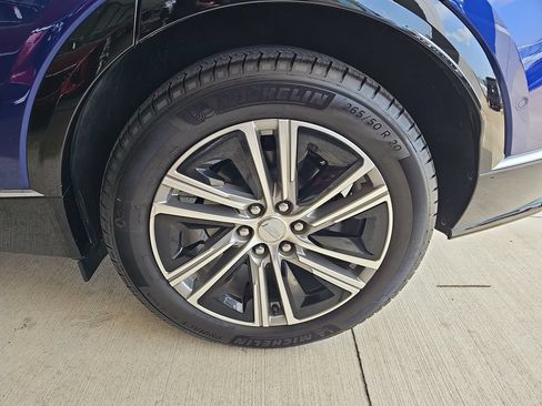 Certified 2024 Cadillac Lyriq Luxury AWD/4WD image 37