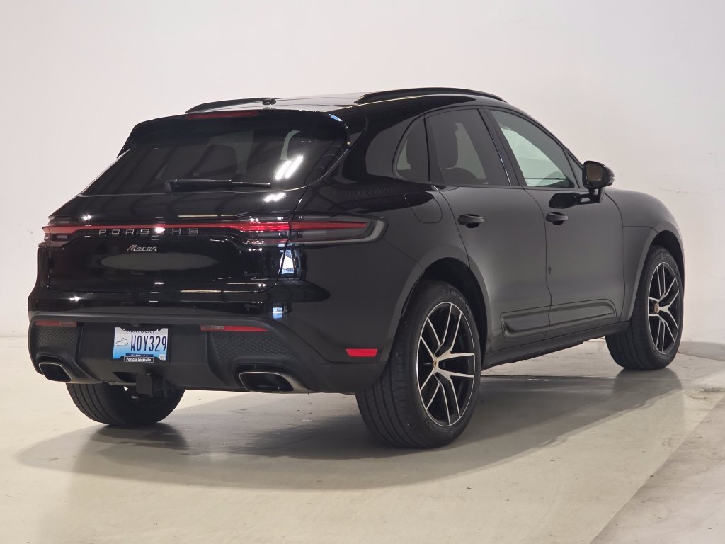Certified 2026 Porsche Macan AWD/4WD image 8