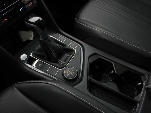 Certified 2023 Volkswagen Tiguan SE R-Line AWD/4WD image 18