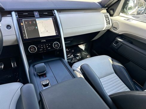 Used 2021 Land Rover Discovery HSE R-Dynamic image 24