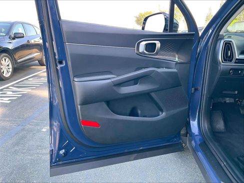 Used 2025 Kia Sorento S w/ Panoramic Sunroof Package image 25