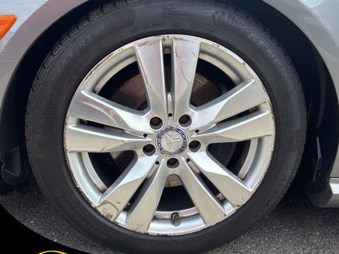 Used 2011 Mercedes-Benz E 350 4MATIC Sedan image 9