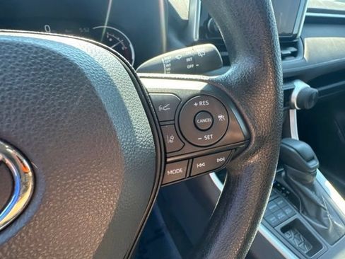 Used 2025 Toyota RAV4 LE AWD/4WD image 21