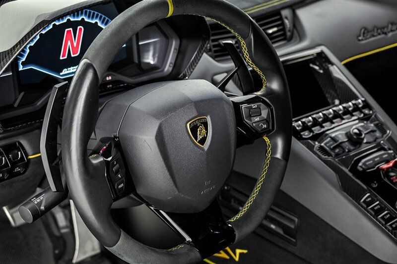 Used 2017 Lamborghini Aventador LP 750-4 Superveloce AWD/4WD image 18