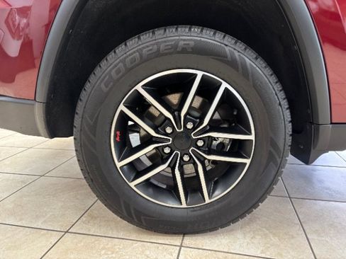 Used 2020 Jeep Grand Cherokee Trailhawk AWD/4WD image 16