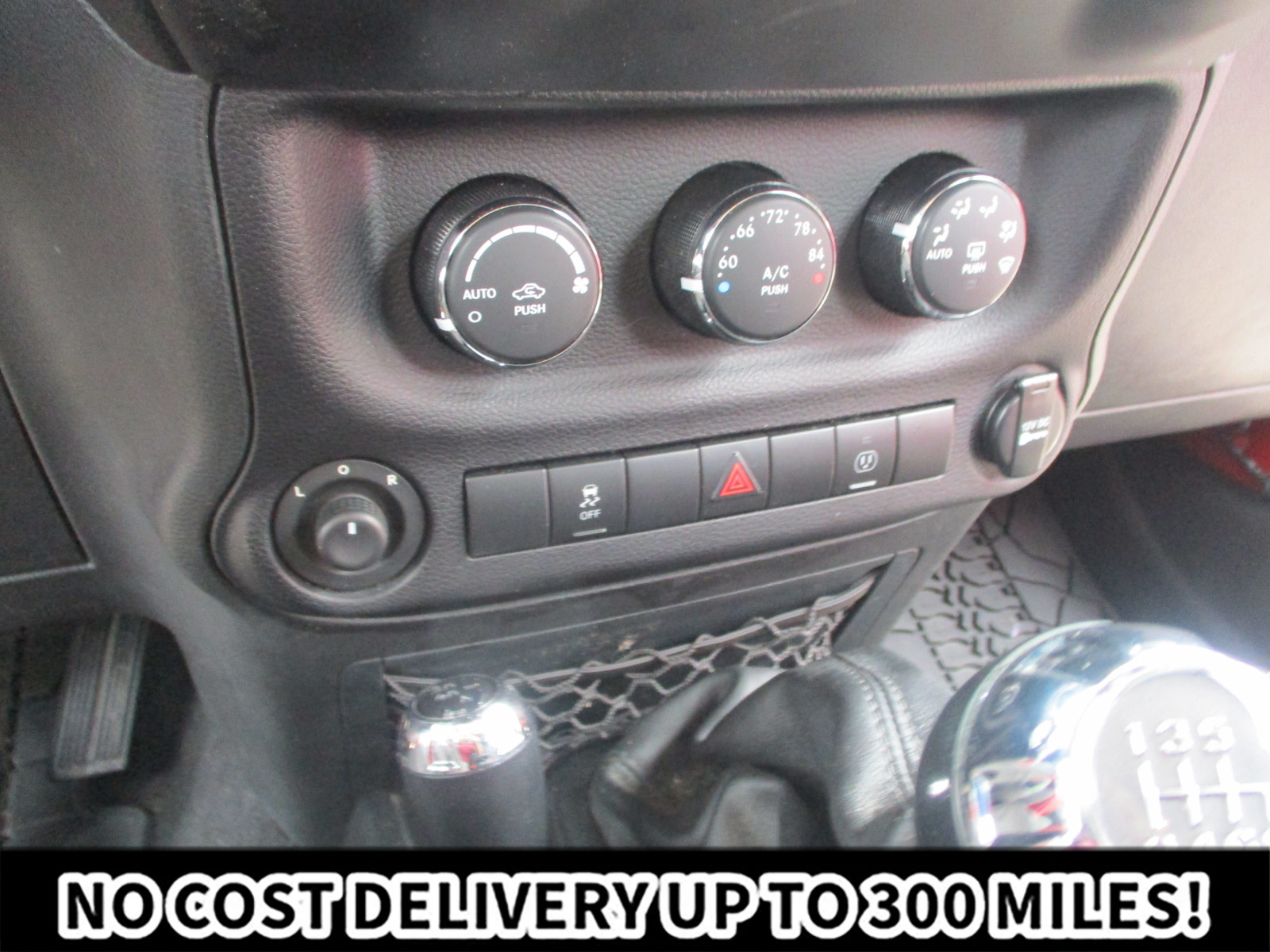 Used 2013 Jeep Wrangler Unlimited Sahara w/ Mopar Chrome Edition Group AWD/4WD image 27