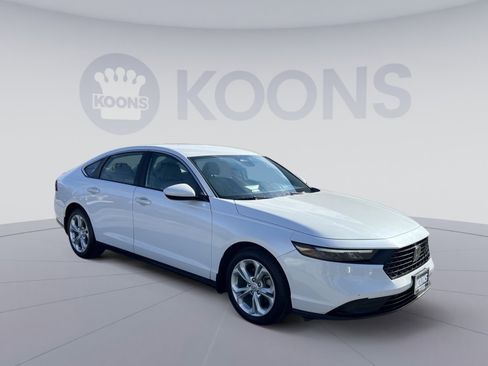 Used 2023 Honda Accord LX image 10
