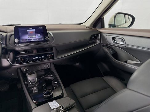 Used 2023 Nissan Rogue SV w/ SV Premium B Package AWD/4WD image 24