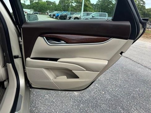 Used 2014 Cadillac XTS Luxury w/ Driver Awareness Package FWD image 12