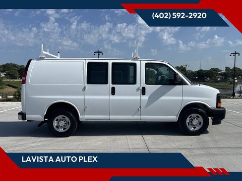 Used 2016 Chevrolet Express 2500 RWD image 1