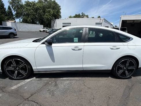 Used 2023 Honda Accord Sport image 7